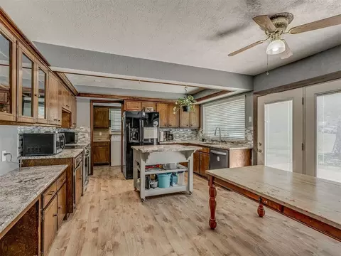 613 N Czech Hall Rd, Tuttle, OK 73089 photo 8