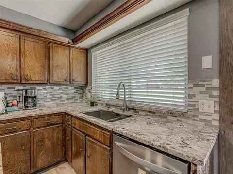 613 N Czech Hall Rd, Tuttle, OK 73089 photo 10