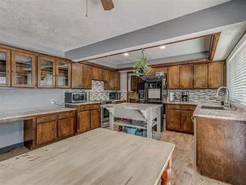 613 N Czech Hall Rd, Tuttle, OK 73089 photo 9