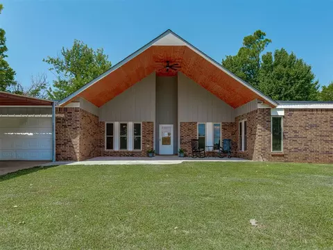 613 N Czech Hall Rd, Tuttle, OK 73089 photo 2