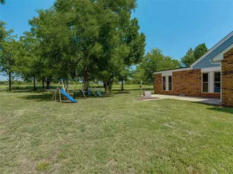 613 N Czech Hall Rd, Tuttle, OK 73089 photo 27