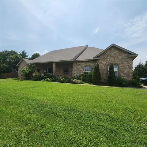1378 Heartwood Dr, Blanchard, OK 73010