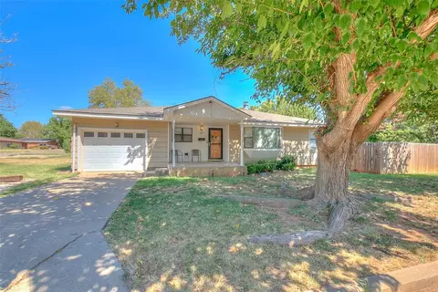 325 W Dogwood St, Hobart, OK 73651