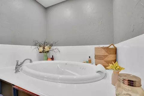 328 Val Verde St, Altus, OK 73521 photo 27