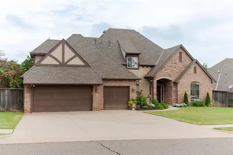 2601 Cheval Pointe Dr, Edmond, OK 73034