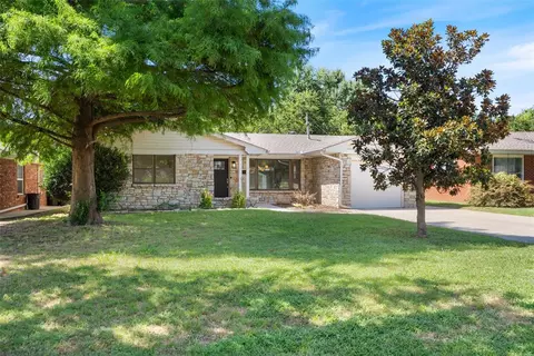 1828 Westminster Pl, Nichols Hills, OK 73120