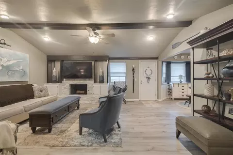 320 E Meade Dr, Yukon, OK 73099 photo 4
