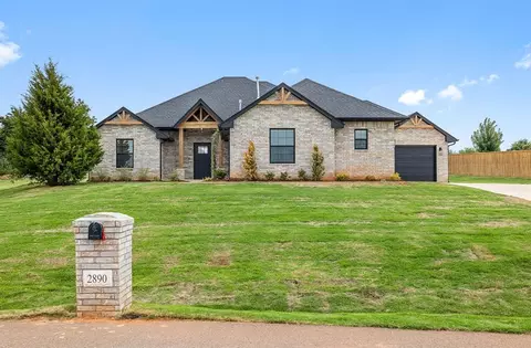 2890 Redwood Ct, Newcastle, OK 73065