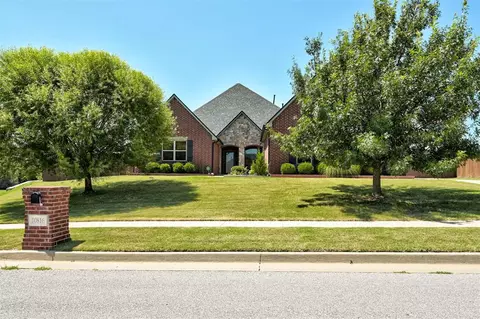 10816 NW 96th St, Yukon, OK 73099