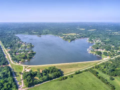 49 W Shore Dr, Arcadia, OK 73007