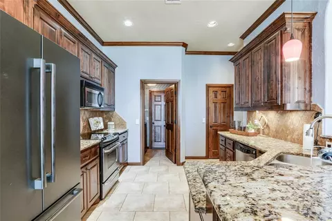 1104 Kelsi Dr, Moore, OK 73160 photo 14