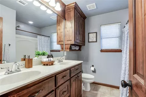 1104 Kelsi Dr, Moore, OK 73160 photo 32