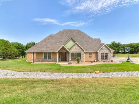 1621 Ponderosa Dr, Sulphur, OK 73086