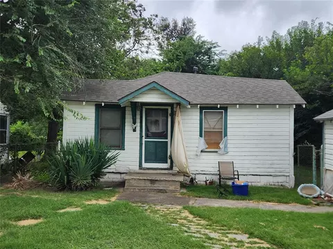 3013 SW 15th St, Oklahoma City, OK 73108