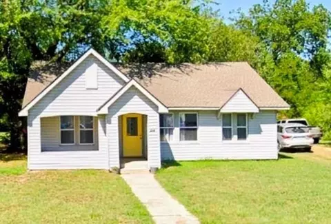 518 S Oxford St, Maud, OK 74854
