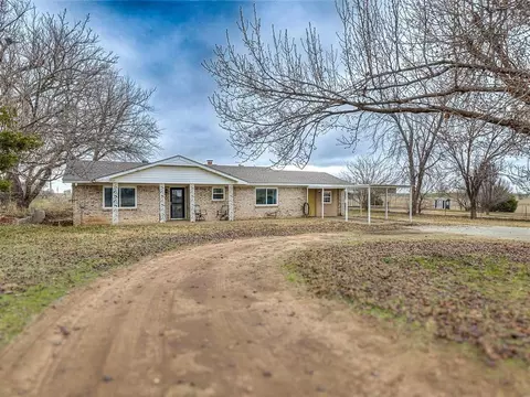 14400 W Cooksey Rd, Crescent, OK 73028