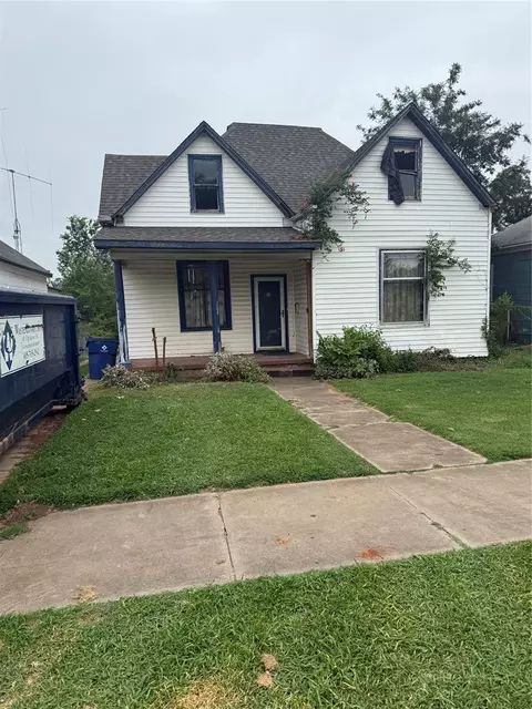 709 E Cleveland Ave, Guthrie, OK 73044