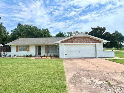 2 Forrest Rd, Guthrie, OK 73044 photo 1