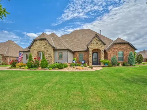 1408 N Golden Bell Way, Mustang, OK 73064