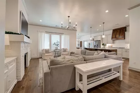 Living - 8724 Beechgrove Dr, Arcadia, OK 73007 photo 1 of 7