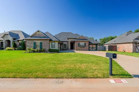 1961 Timber Dale Dr, Shawnee, OK 74804
