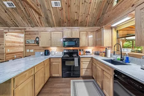 Kitchen - 156 Huckleberry Trl, Broken Bow, OK 74728 photo 3 of 6