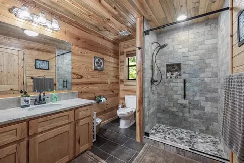Bath - 156 Huckleberry Trl, Broken Bow, OK 74728 photo 5 of 7