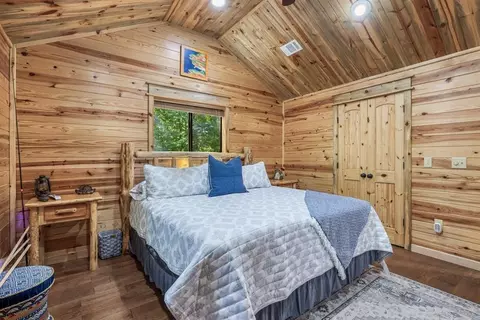 Bedroom - 156 Huckleberry Trl, Broken Bow, OK 74728 photo 6 of 6