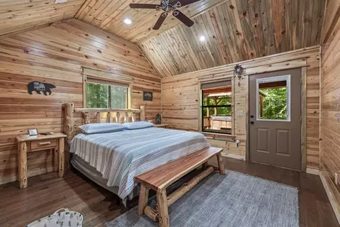 Bedroom - 156 Huckleberry Trl, Broken Bow, OK 74728 photo 1 of 6