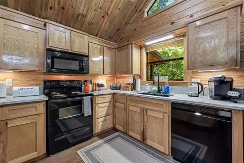 Kitchen - 156 Huckleberry Trl, Broken Bow, OK 74728 photo 5 of 6