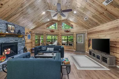 Living - 156 Huckleberry Trl, Broken Bow, OK 74728 photo 5 of 5