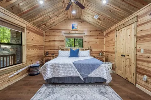 Bedroom - 156 Huckleberry Trl, Broken Bow, OK 74728 photo 5 of 6