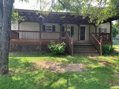 277 N Erie St, Canadian, OK 74425