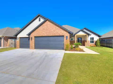 11013 NW 19th St, Yukon, OK 73099