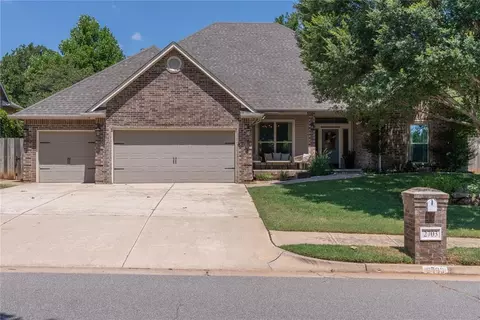 2703 Pawnee Xing, Edmond, OK 73034