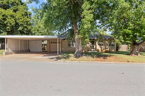 606 N 6th St, Weatherford, OK 73096