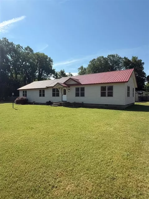 331 W Carl Hubbell Blvd, Meeker, OK 74855