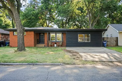 223 N 16th St, Chickasha, OK 73018