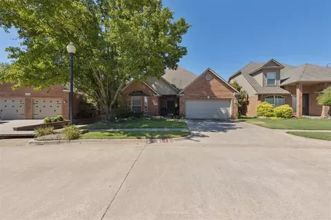 916 Riviera Dr, Norman, OK 73072
