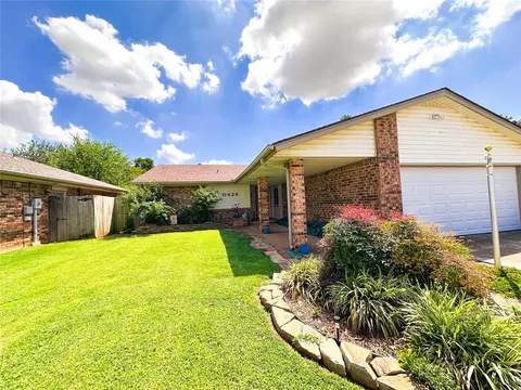 10428 Dover Dr, Yukon, OK 73099