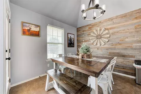 608 Manhattan Dr, Moore, OK 73160 photo 9