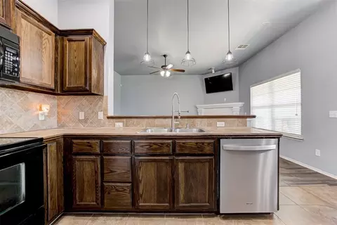 608 Manhattan Dr, Moore, OK 73160 photo 16