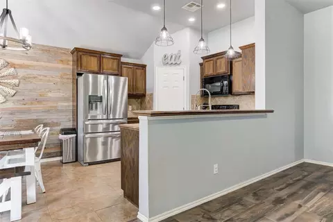 608 Manhattan Dr, Moore, OK 73160 photo 12