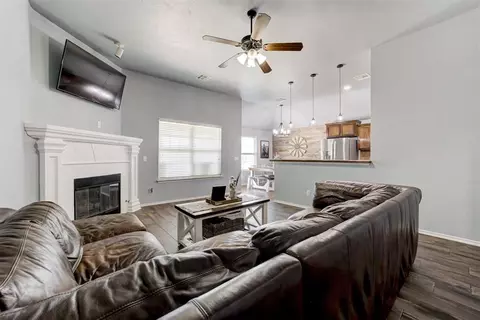 608 Manhattan Dr, Moore, OK 73160 photo 8
