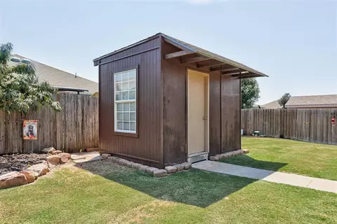 608 Manhattan Dr, Moore, OK 73160 photo 31