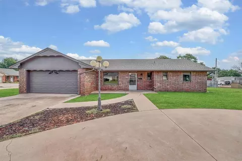 108 Mockingbird Ln, Elk City, OK 73644