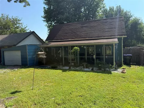 505 S 6th St, Noble, OK 73068