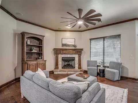 8275 Elk Grv, Blanchard, OK 73010