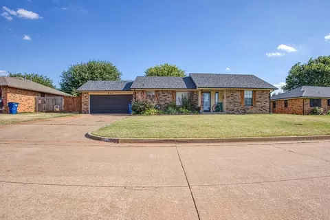 811 Clark Dr, Kingfisher, OK 73750