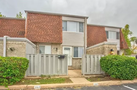 207 Justin Dr, Norman, OK 73071